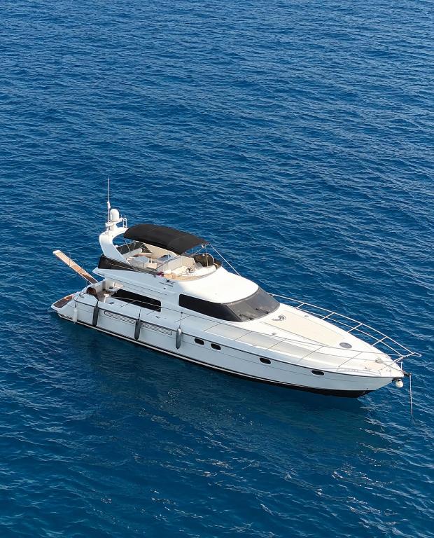 Fairline Squadron 59 Luxury Yacht Stay in Tivat - 5