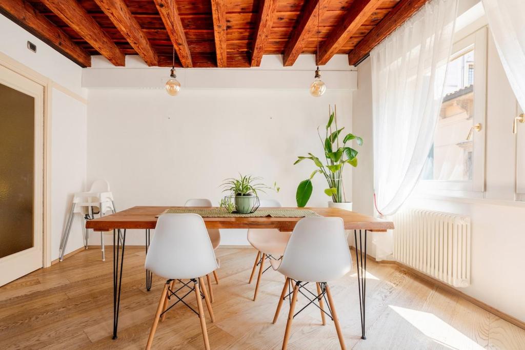 Casa Sgarzarie apartment in old town - 4