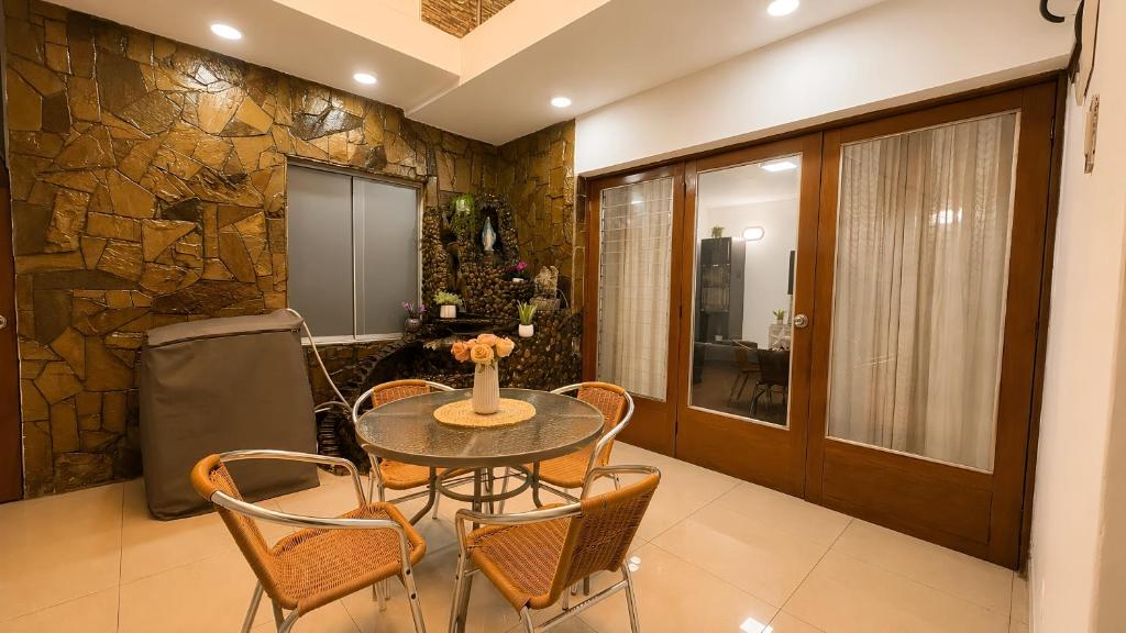 Departamento moderno de 140 m2, Espacioso, Remodelado y Cerca del Centro - 3