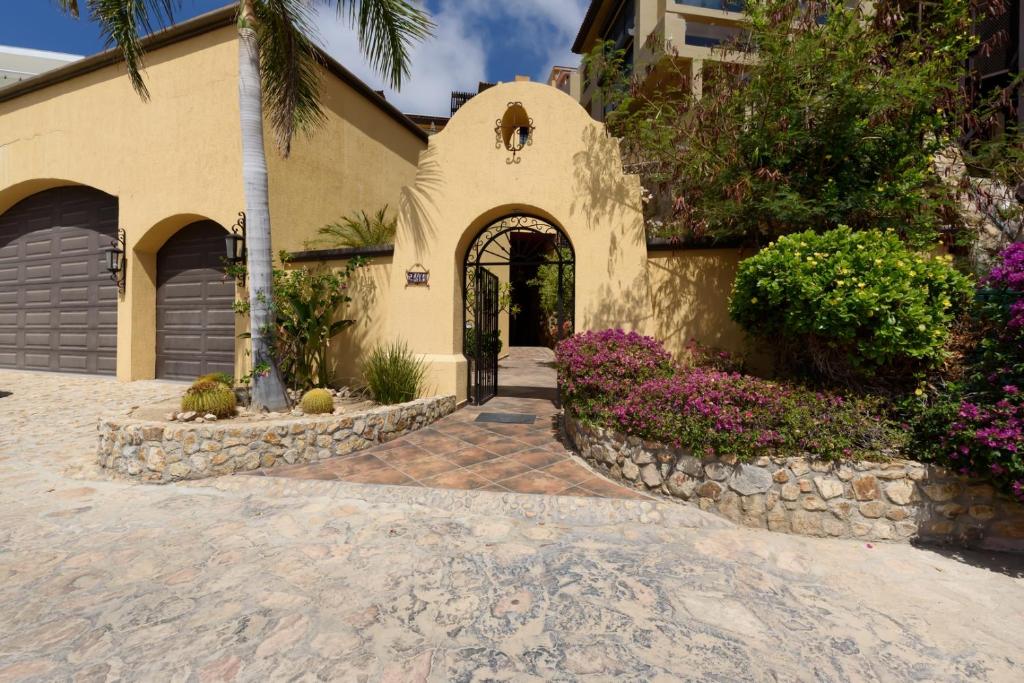 Luxury Cabo San Lucas Villa With Two Pools, Great for Large Groups - 1