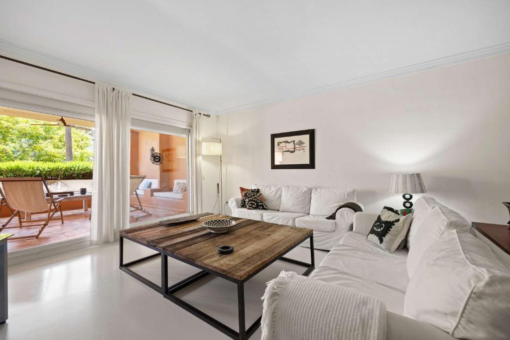 Marbella Oasis 3 BR & Private Terrace - 1