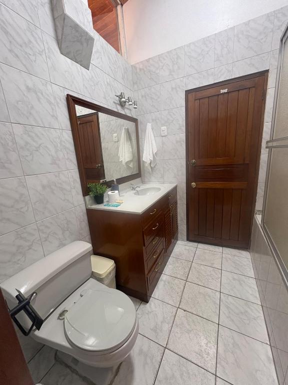 Casa céntrica de 5 habitaciones hasta 13 personas - 4