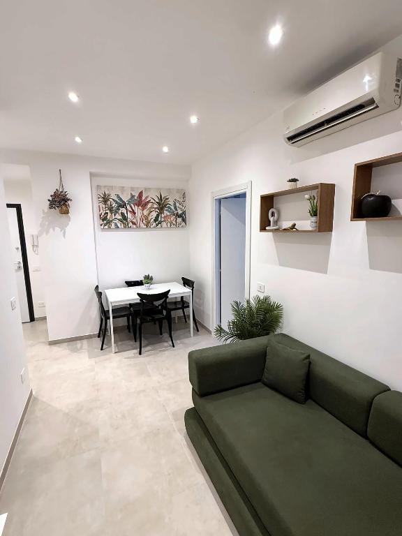 Roman Flora House - 1