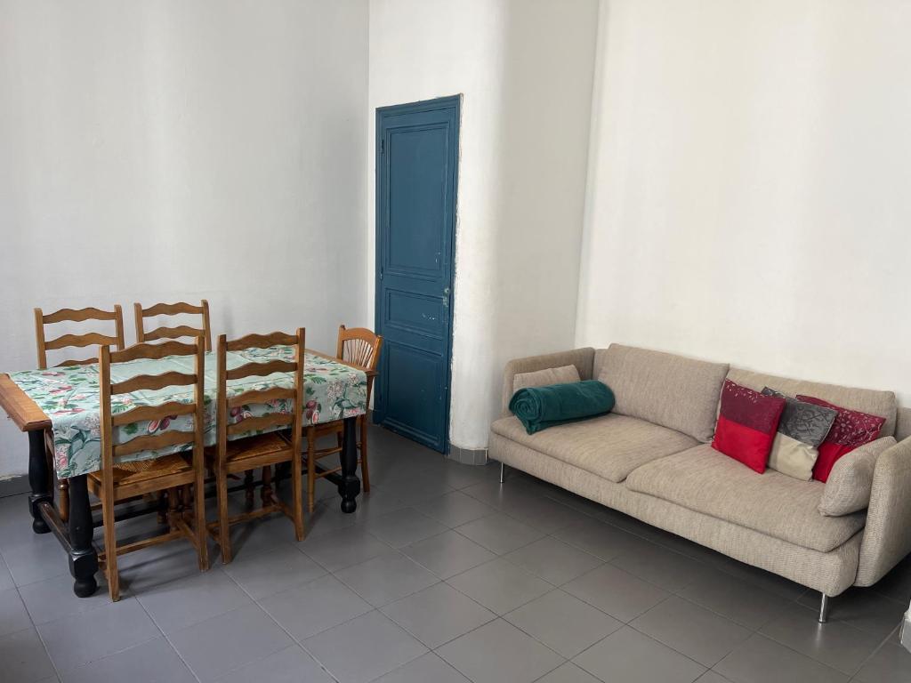 Spacieux appartement T4 avec cours privée - 2
