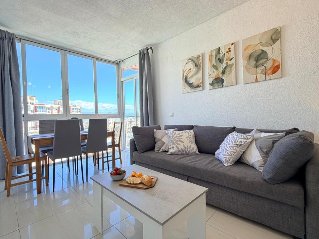 Sea View 2BR Apartment with Pool and Terrace - 1