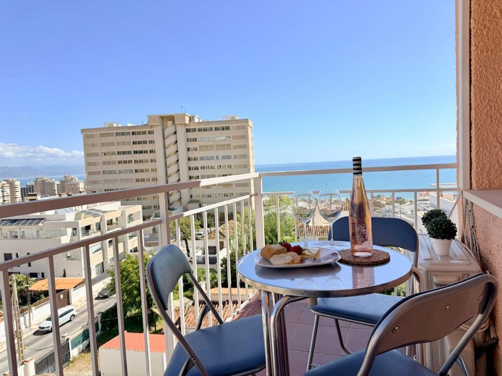 Sea View 2BR Apartment with Pool and Terrace - 4