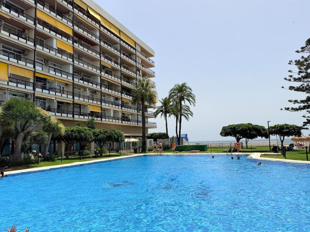 Oceanfront terrace - First line - La Carihuela - 3