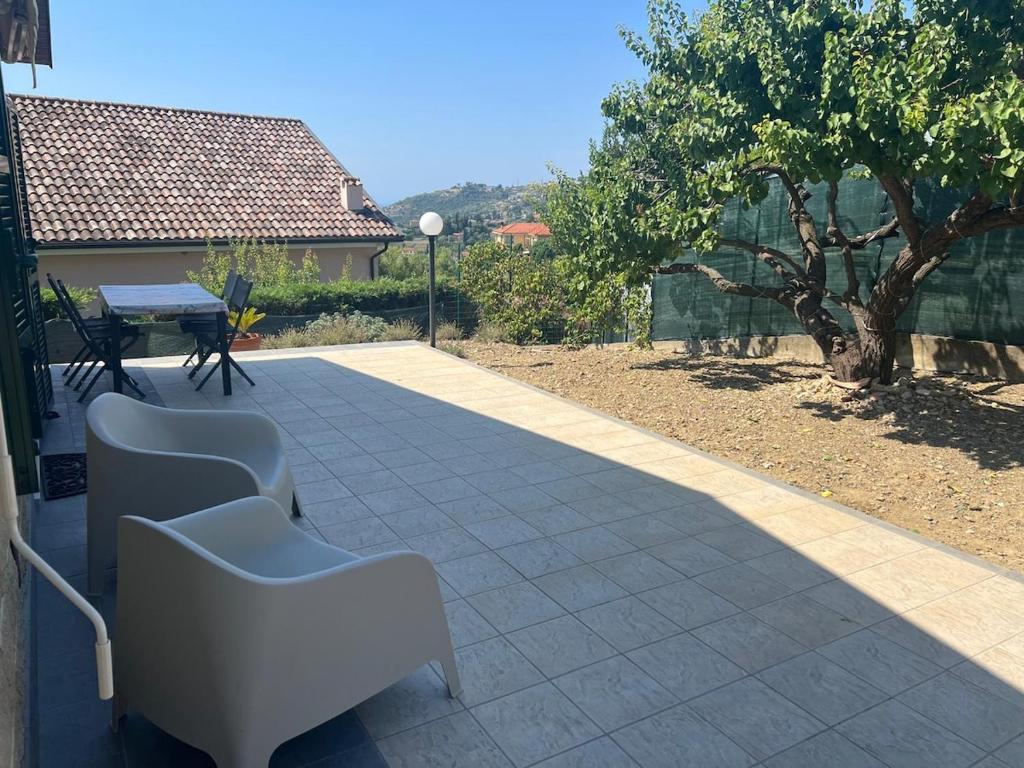 6 minuti dalla spiaggia con patio giardino privato e parcheggio - 2