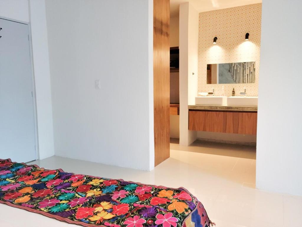 10pax House downtown close to hotel zone fast wifi - 4