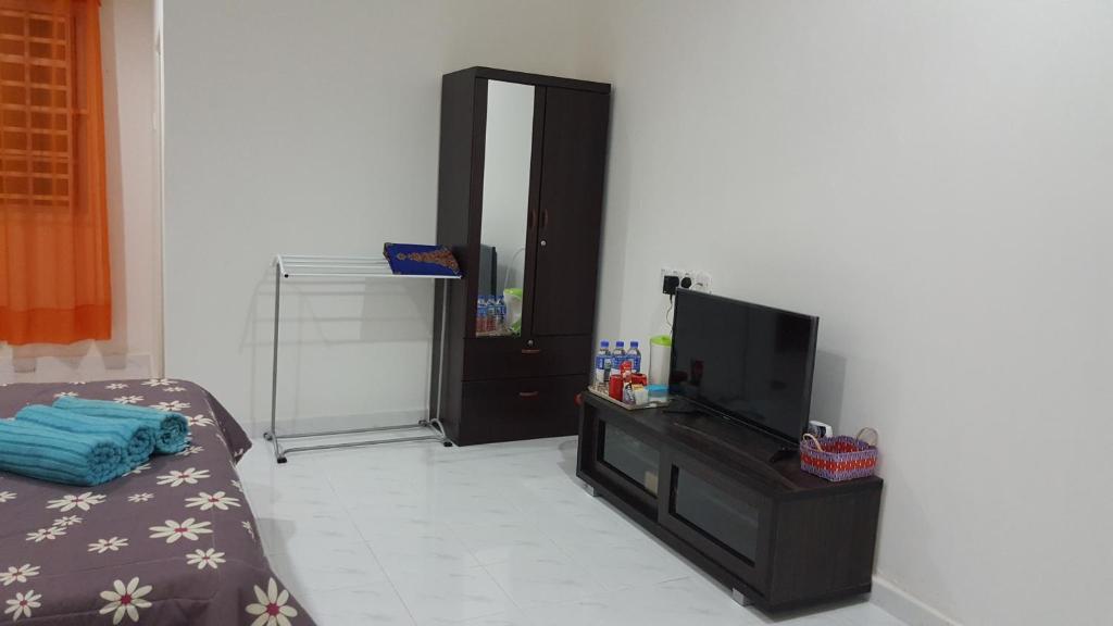 Mama Iman Guestroom photo