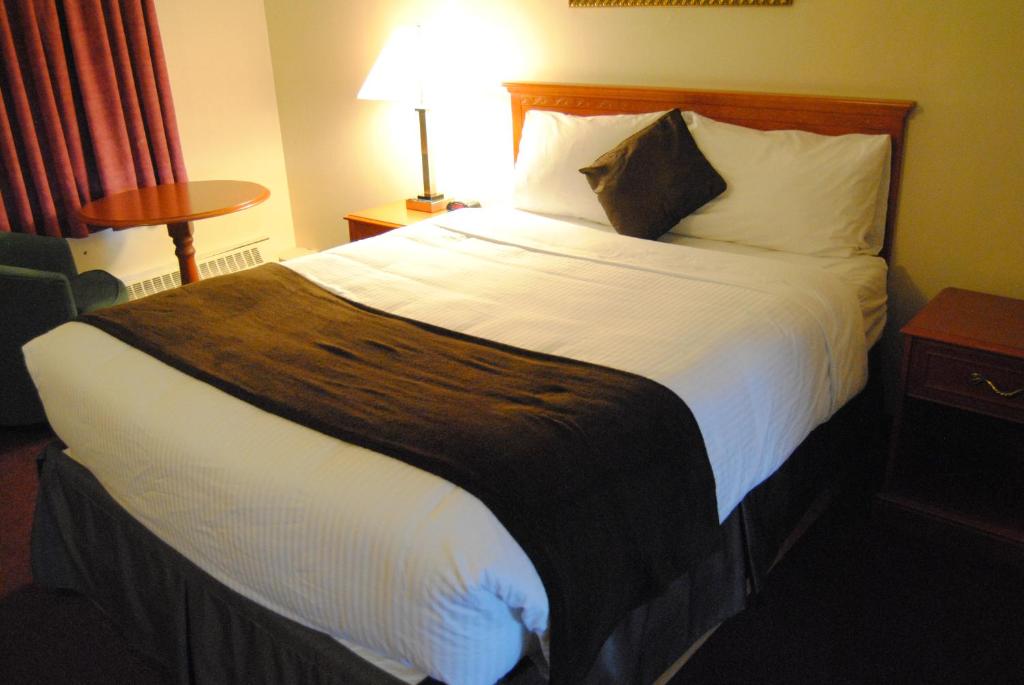 Economy Inn Edmonton photo