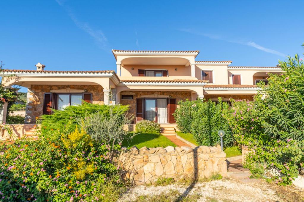 ISS Travel, L'Uddastru 2, Panoramic Apartments - with private outdoor terrace - 3