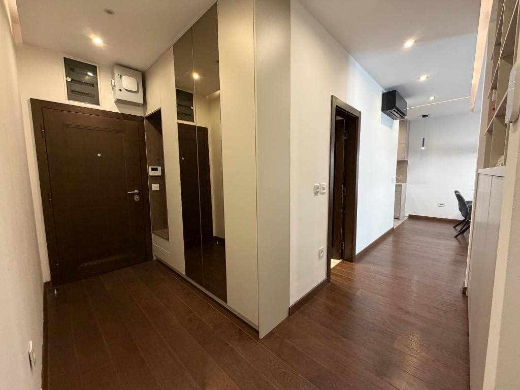 Manjez Park Luxury Residence - 5