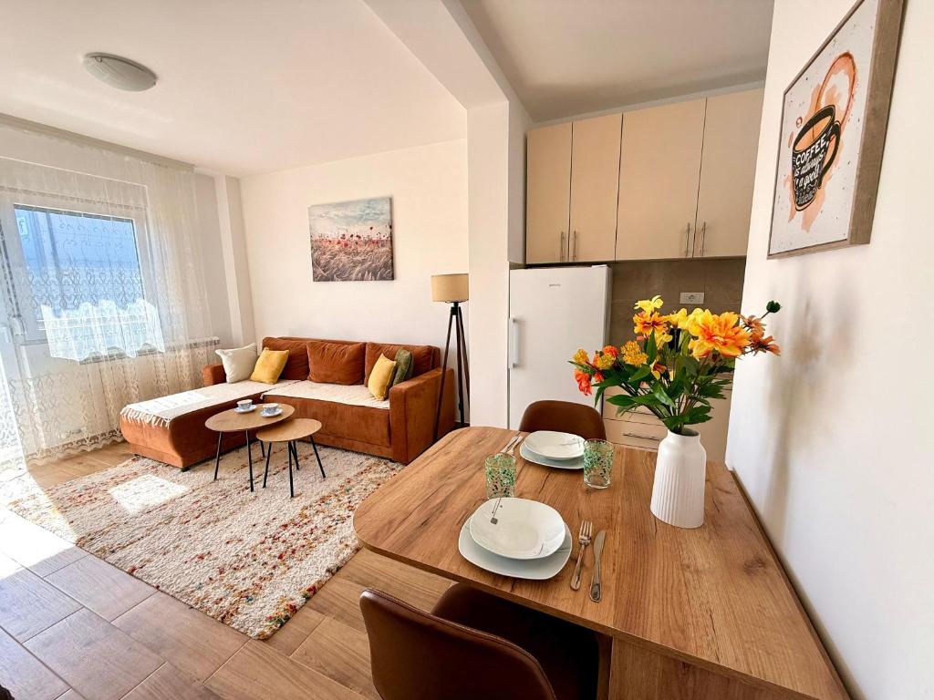 Tesla Airport Cozy Home - 1