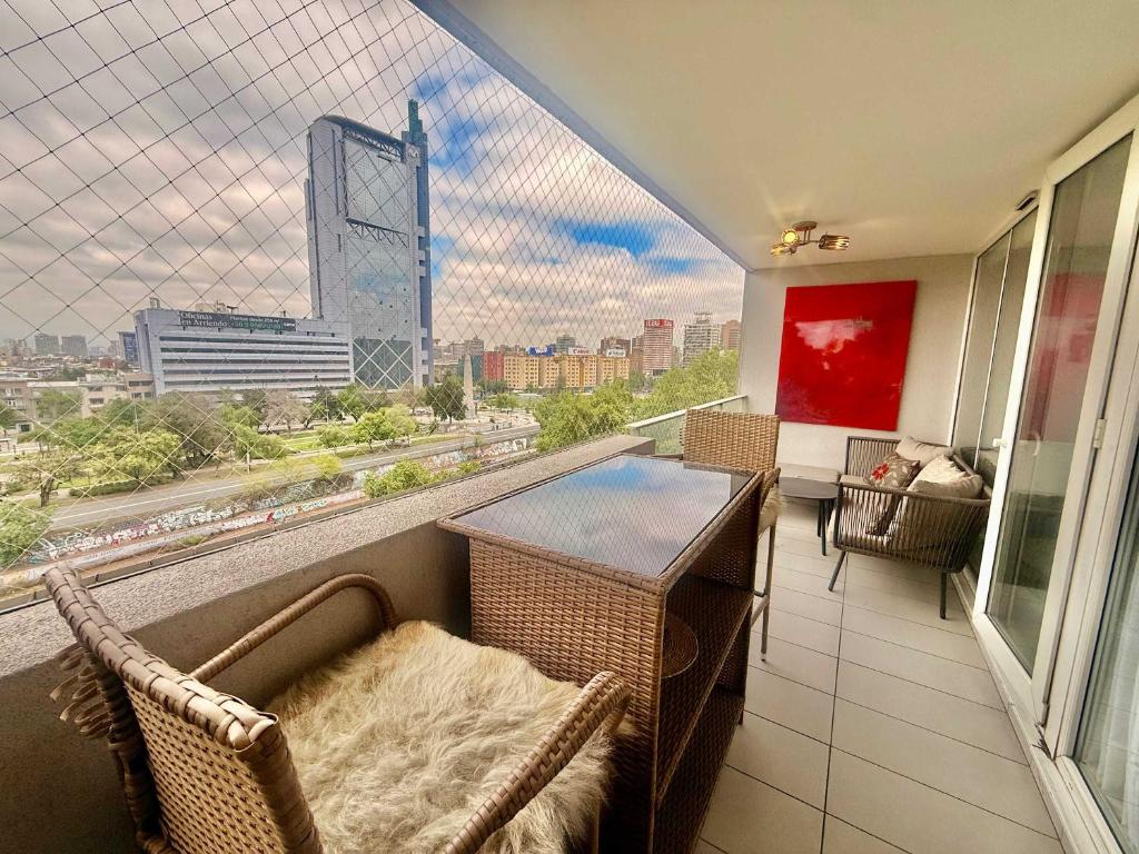 Close to Costanera Center with parking - 4