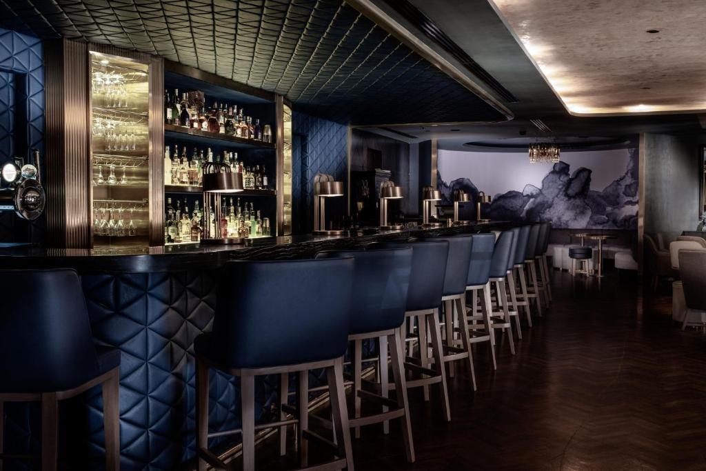 Bar/lounge