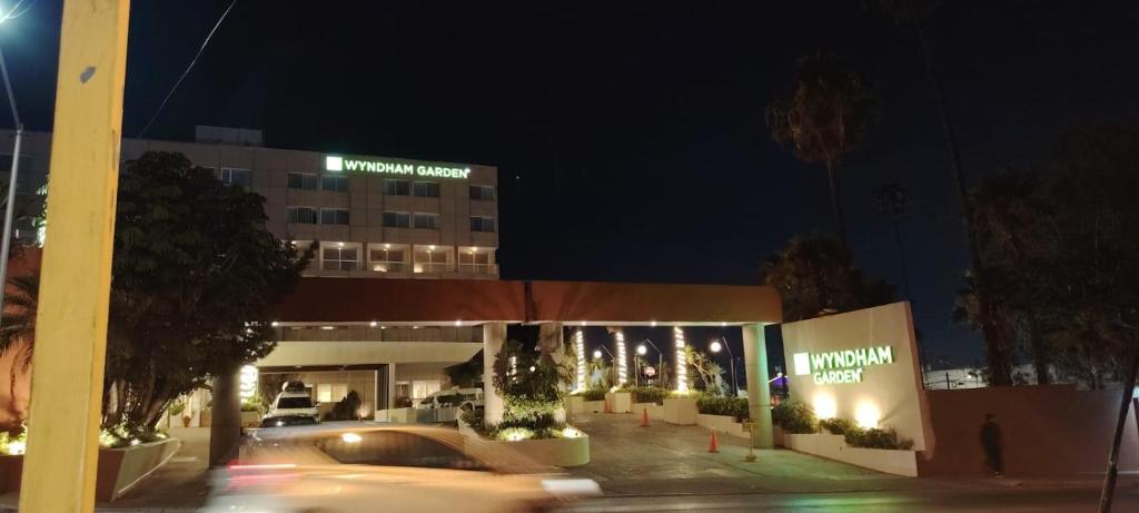 Wyndham Garden Tijuana Palacio Azteca - 2