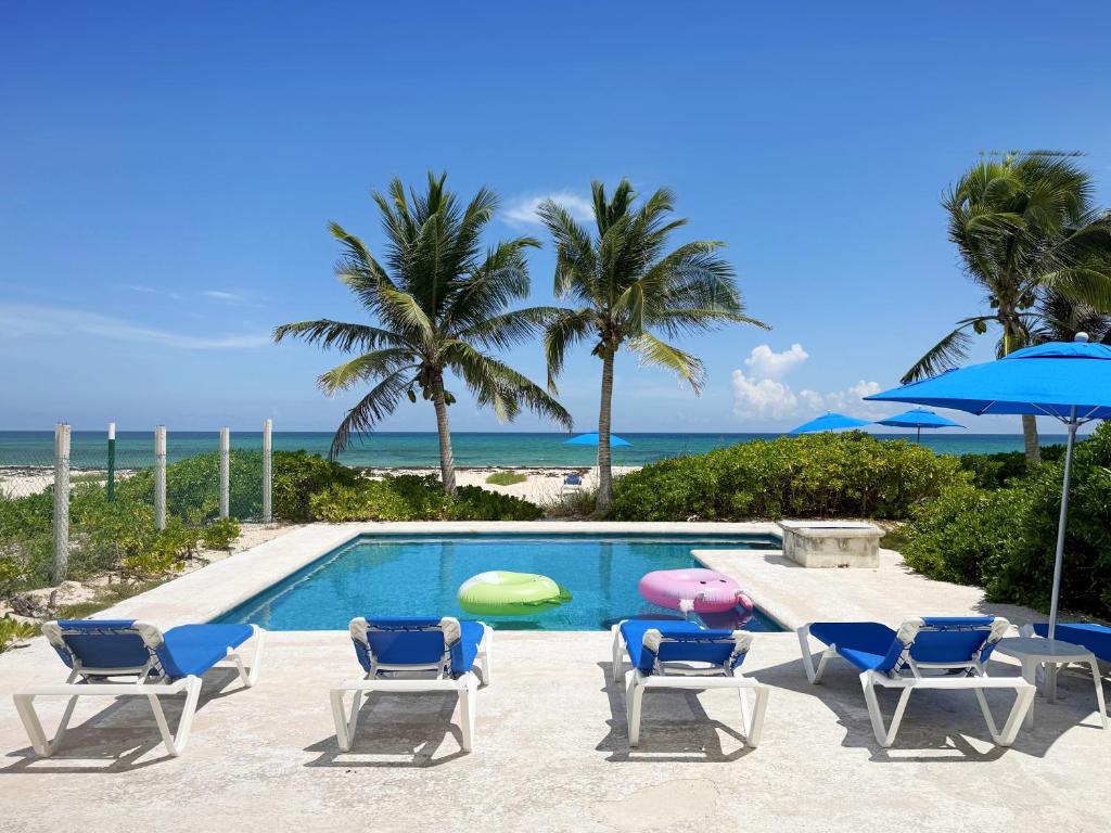 Wonderful Beachfront Villa - best value and private beach! - 1