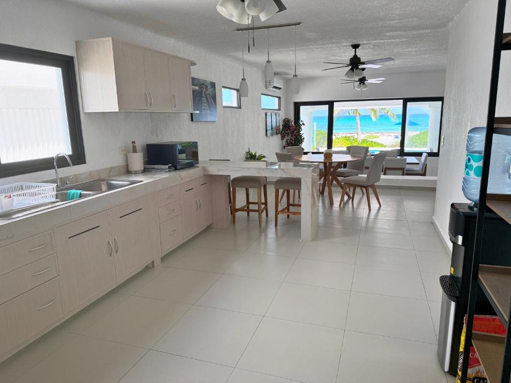 Wonderful Beachfront Villa - best value and private beach! - 5