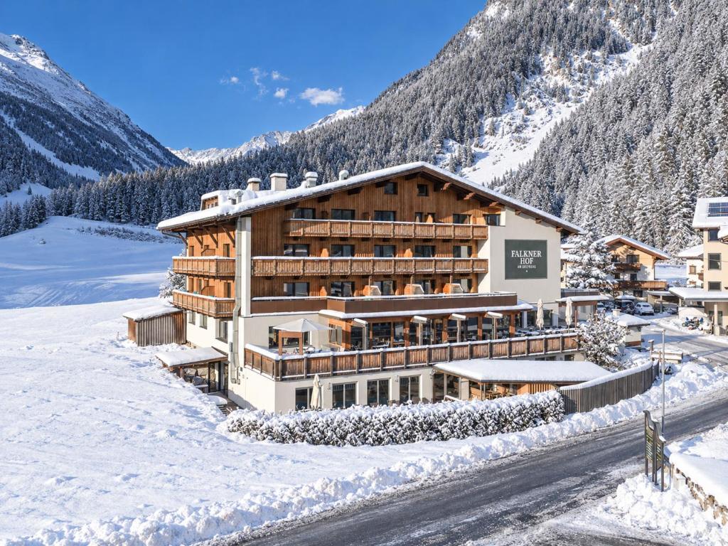Naturhotel Falknerhof - 1