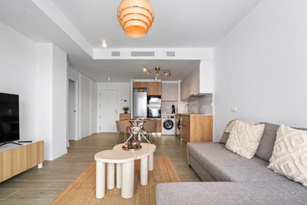 Modern 2 Bedroom Apartment in Estepona RDR591 - 2