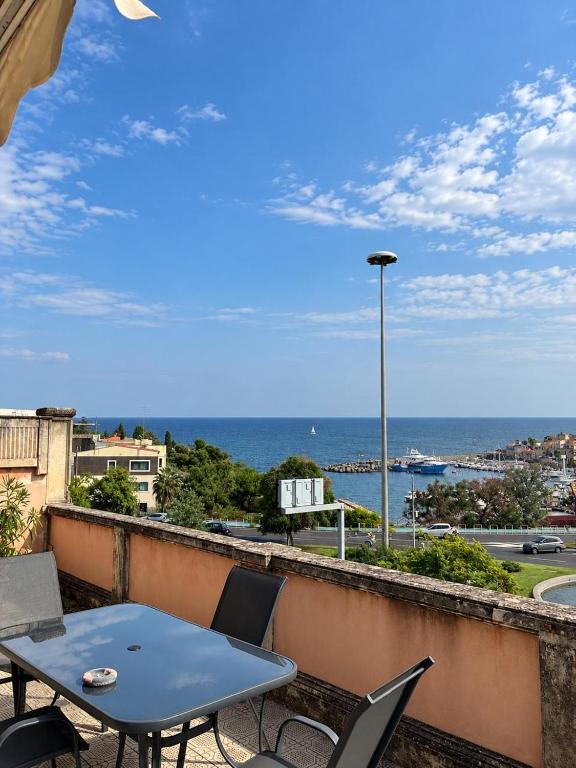 Ulisse Six House - 2