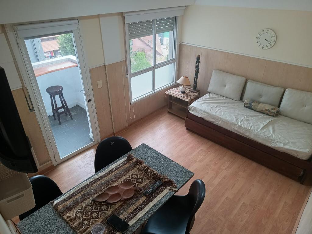 departamento dos ambientes pleno centro de pinamar - 2