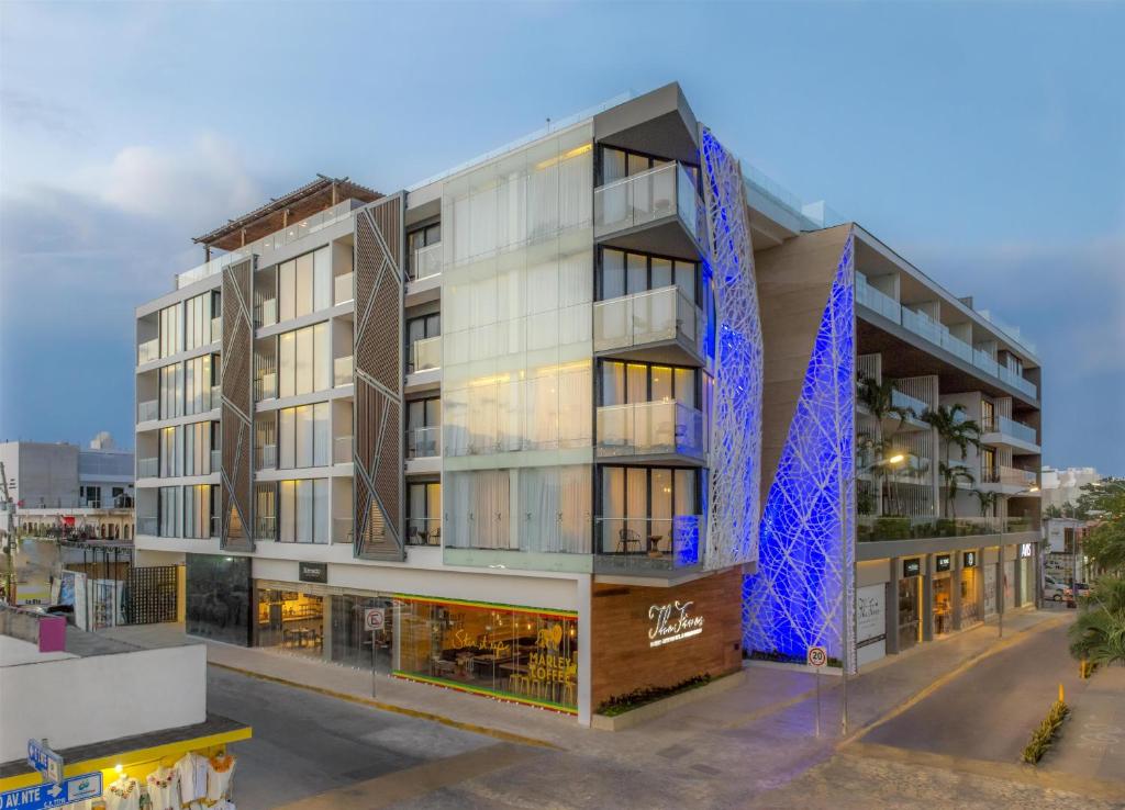 The Fives Downtown Hotel & Residences, Curio Collection by Hilton - 1