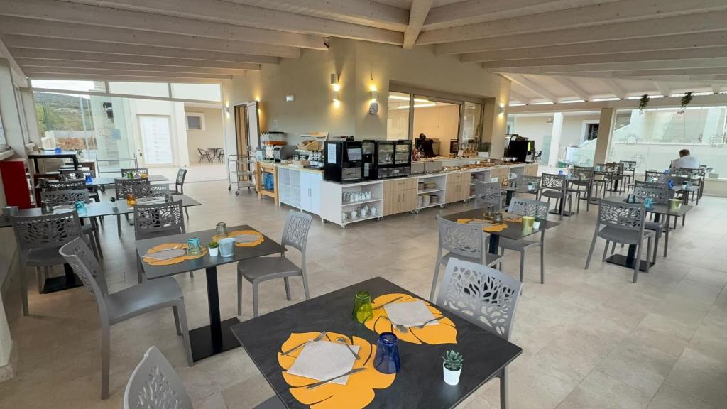 Illumi's Hotel - 5