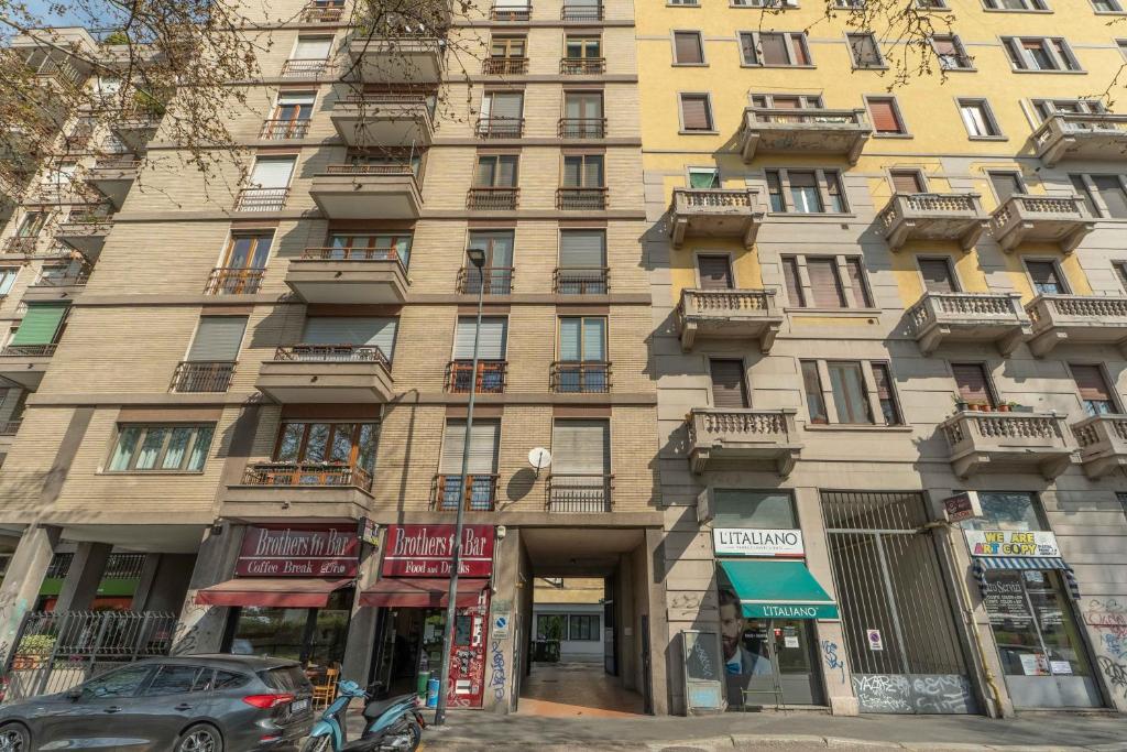 Spazioso appartamento con parcheggio privato in zona Navigli - 3
