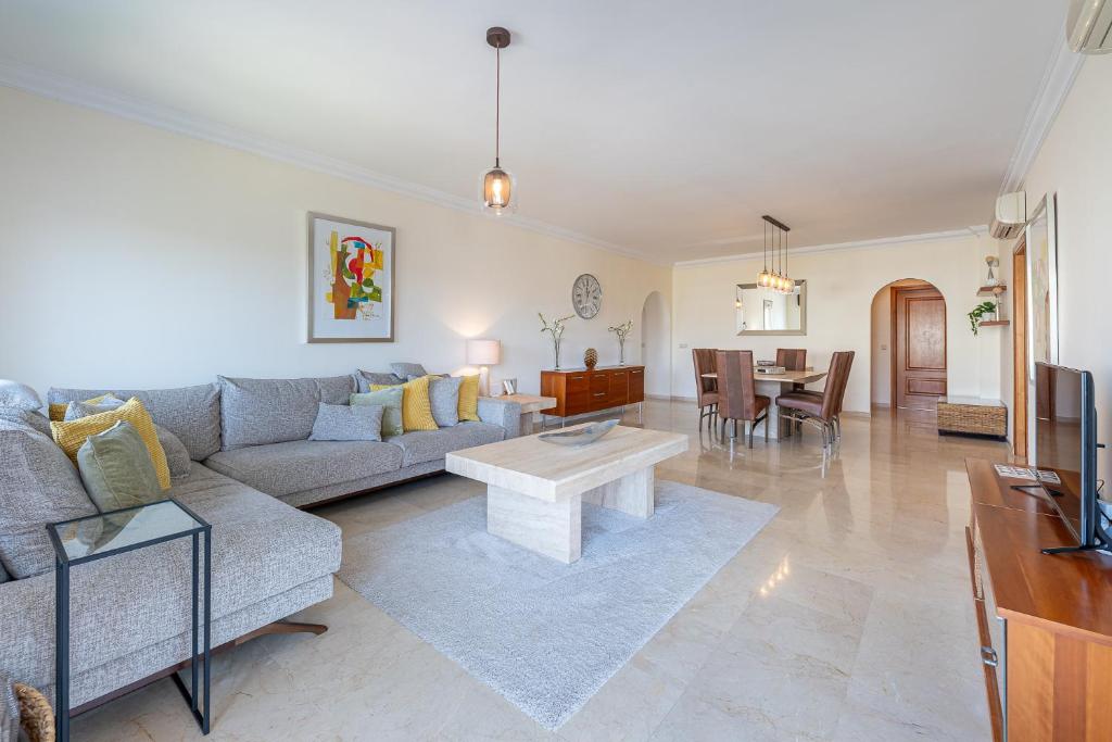 Spectacular Mijas 3 bedroom Apartment with Large T - 3