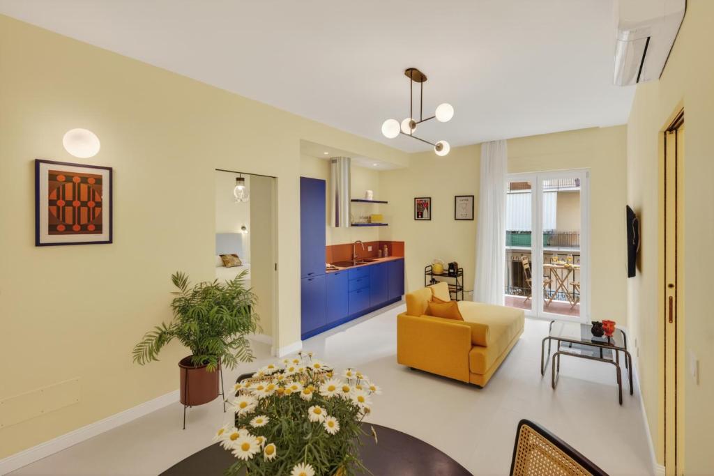 Elegant 2BR Apt a few steps from Sorrento Centre - 4