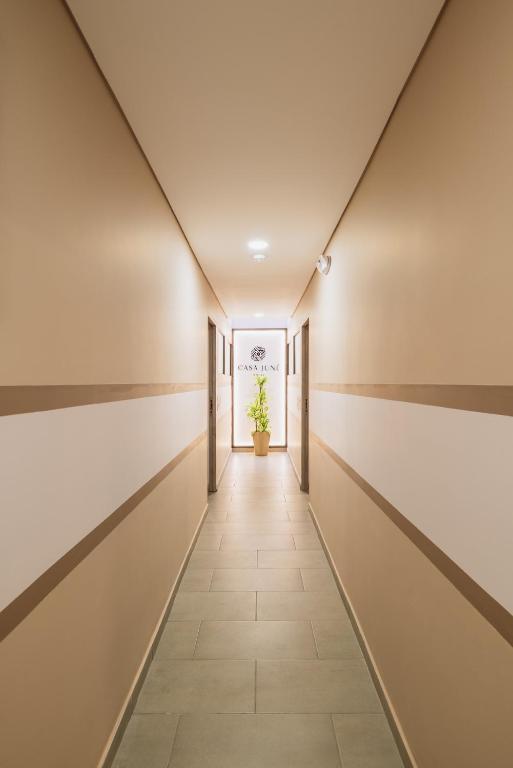 Modern & Comfortable Strategic Location, Wi-Fi 201 - 3