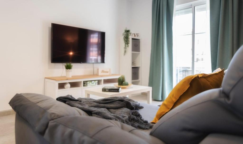 Beautiful Three-bedroom Apartment - 3