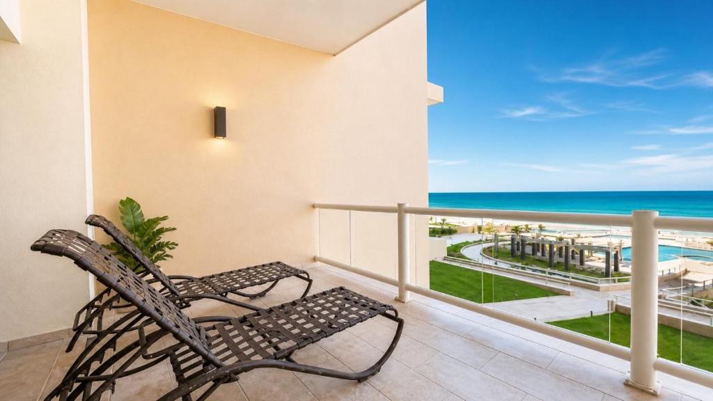 Beautiful 2 BR 2 BA Cabrillo 206 Phase 2 - 4