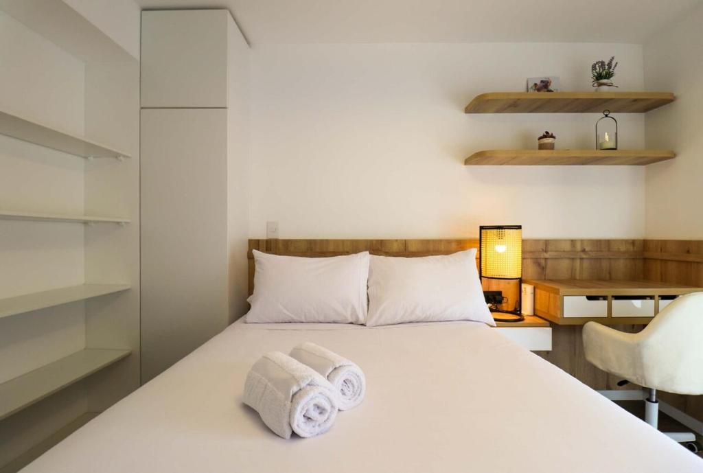 Contemporary 2BR with Balcony in Miraflores by Geko - 4