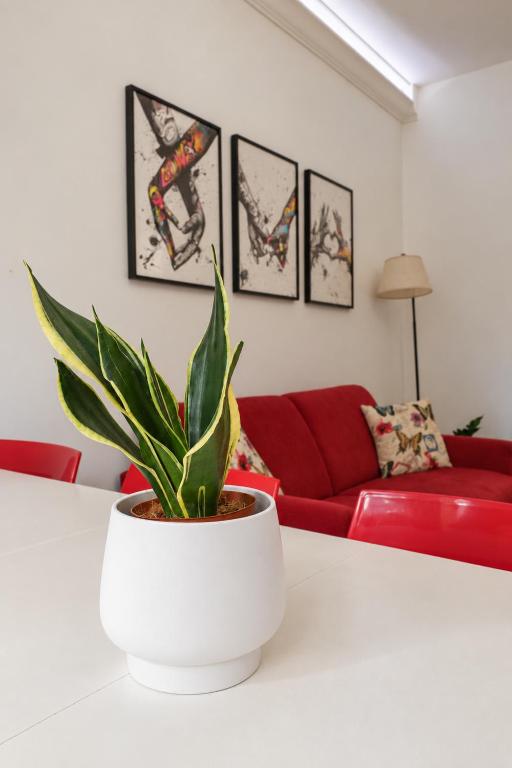 Casilina 403 Spacious Apartment 3BDR and 3 BATH - 2