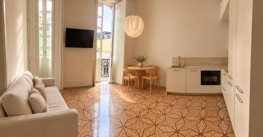 TRIANA 80 Residences 2-B - 2