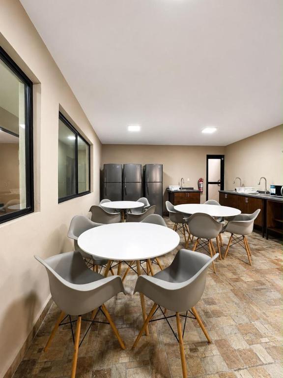 Suites Uk Chak Zona Universitaria - 5