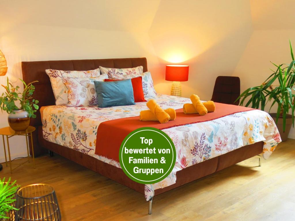 Winterstimmung in Meran - Bergblick - 3 Schlafzimmer für Familien & Freunde - 100 m2 für 6 Gäste - Große Küche & Esstisch für 6 - Restaurants, Altstadt & Weihnachtsmarkt zu Fuß - Privatparkplatz - Bahnhof & Skibus 4 Min - Südtirol Guest Pass inklusive - 1
