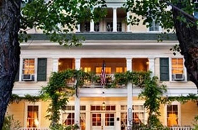 McCloud Hotel photo