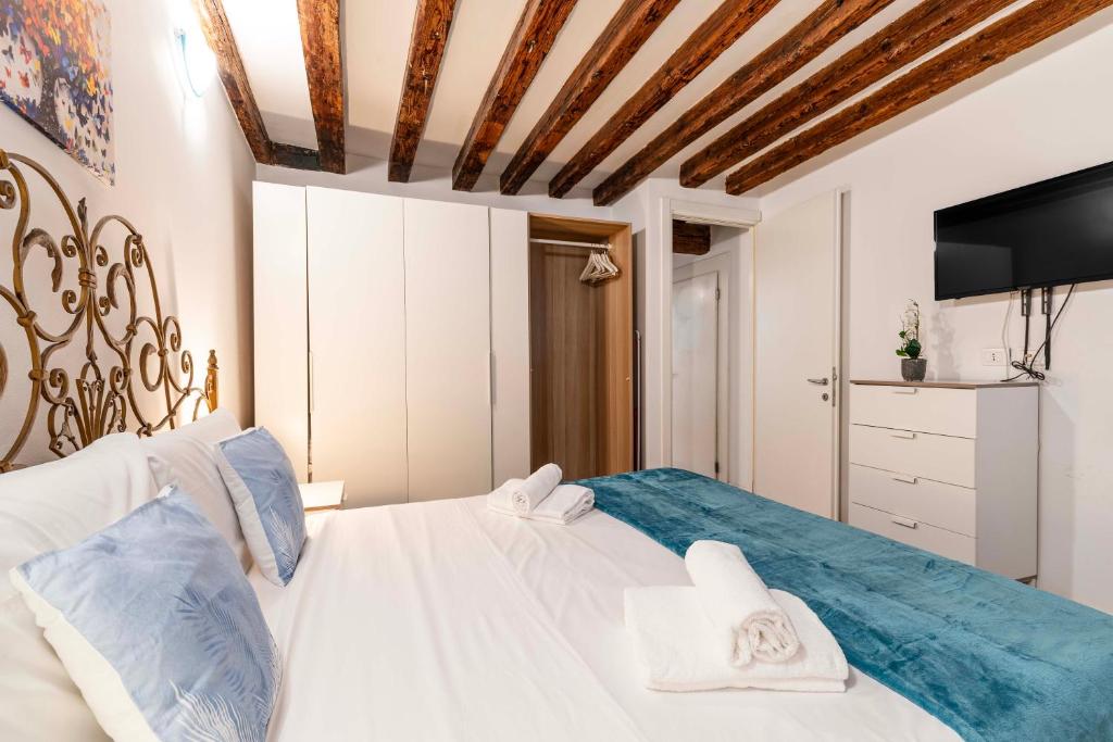 San Giacomo Pied-A-Terre House by Wonderful Italy - 3