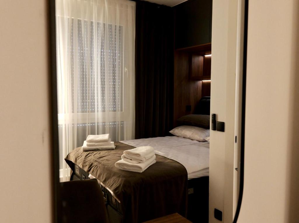 Harmony Luxury Apartment & Jacuzzi - 3
