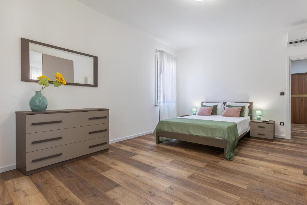 GuestHost - Bright Apartment in Ferrara Center - 2
