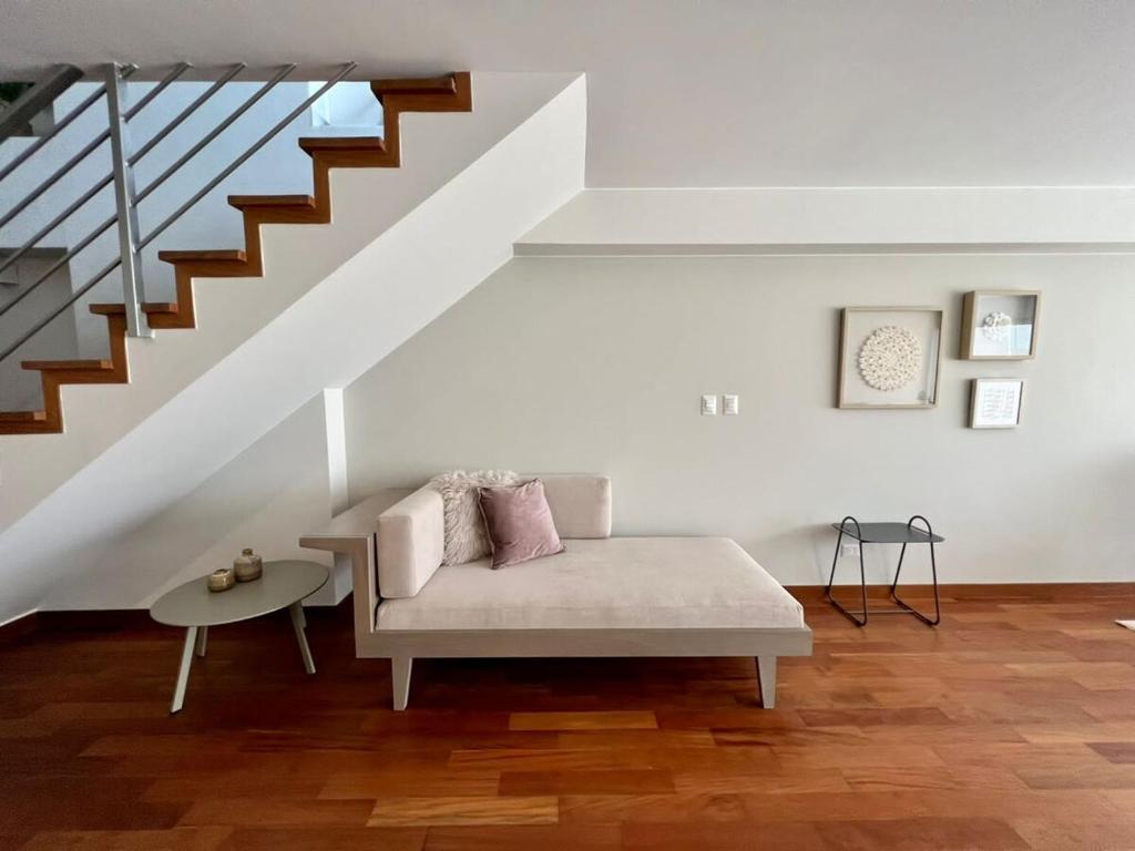 Walk to Larcomar Peaceful 7th Floor Flat AC - 2
