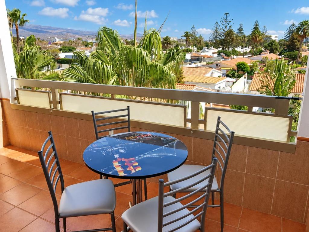 5 min walk from Yumbo 309-322 - 1