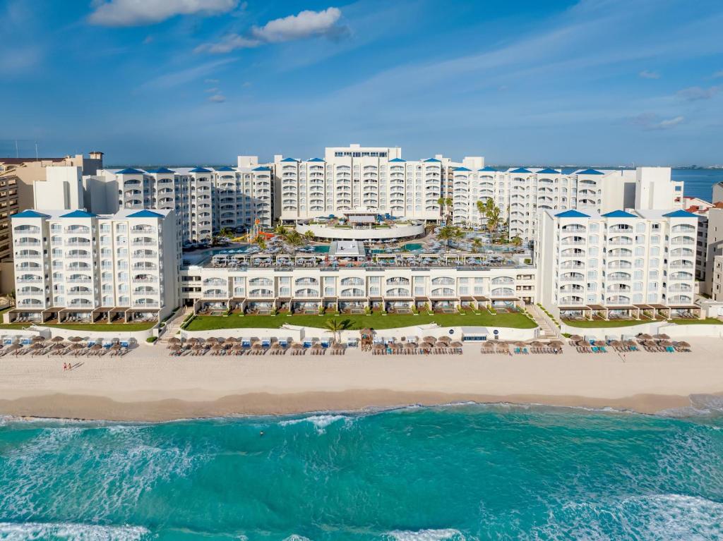 Hilton Cancun Mar Caribe All-Inclusive Resort - 5