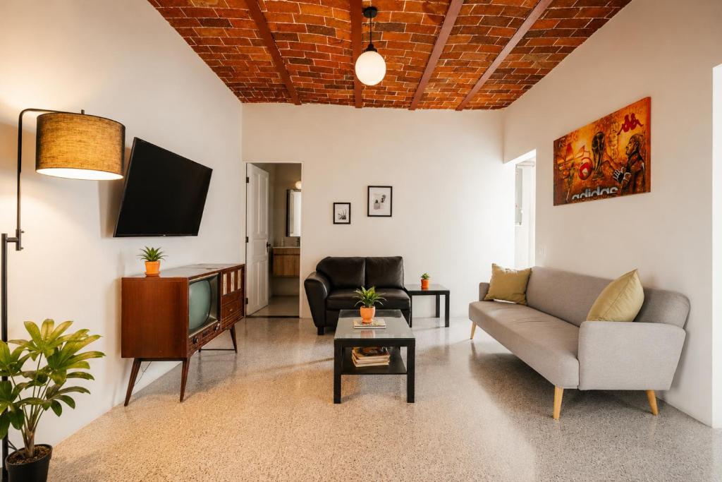 Departamento #205 en Centro Histórico con terraza panorámica compartida - 1