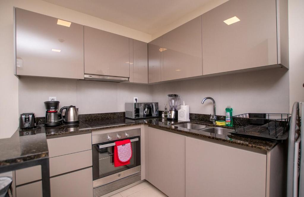 Villa Morra 1BR Pool Balcony & BBQ - 4