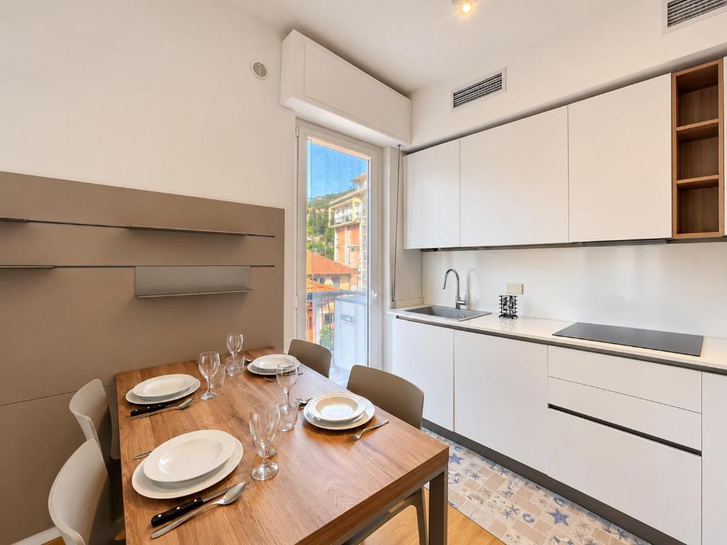 Hostdomus - City & Sea Apartment - 3